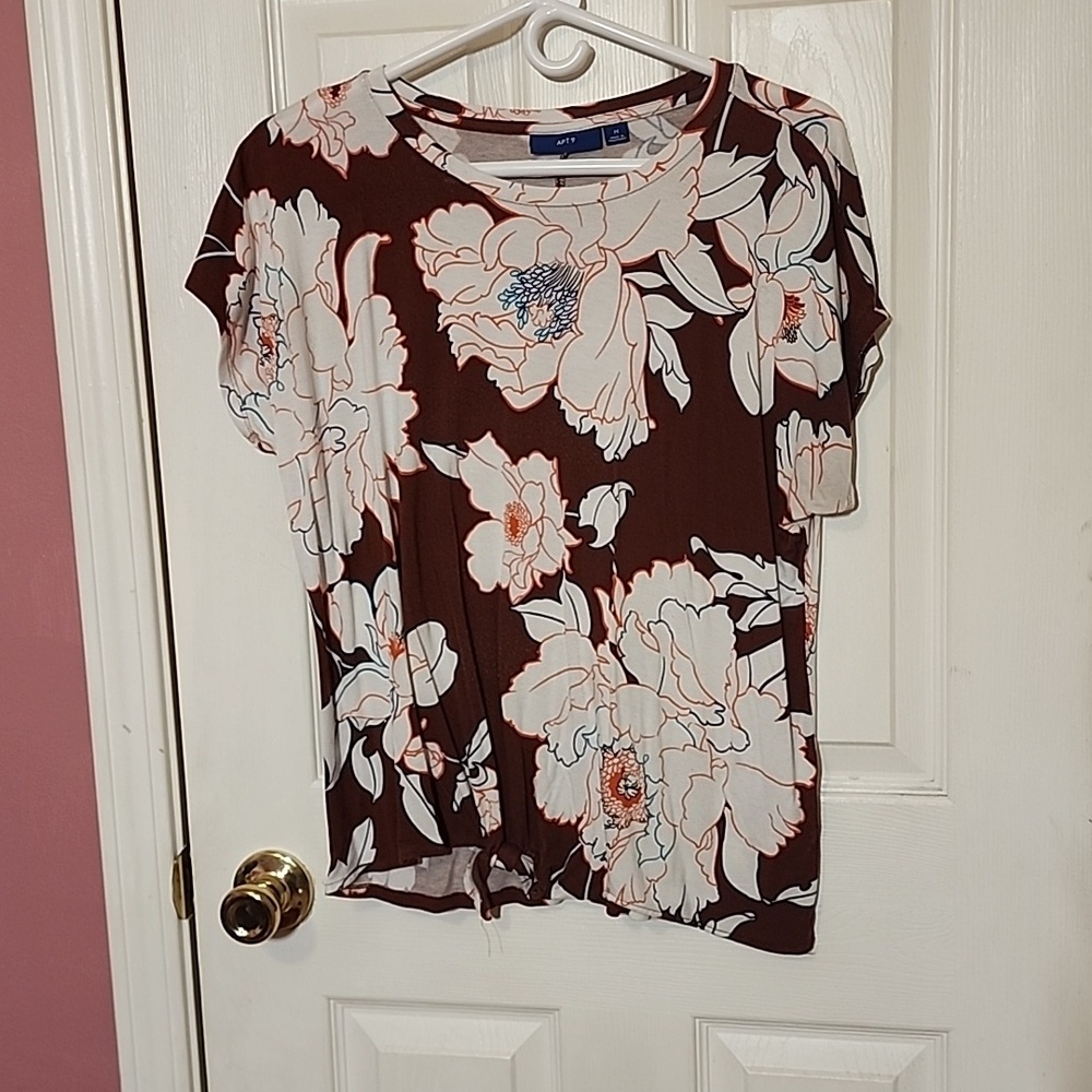APT. 9 Large Print Floral Top sz M.